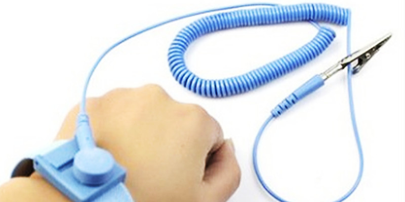 SMT貼片加工中的靜電防護（ESD）措施全解——從環(huán)境到流程的閉環(huán)管控