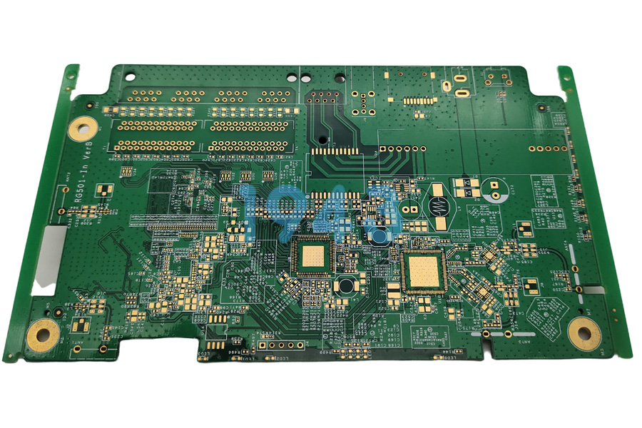 SMT貼片加工中的關(guān)鍵環(huán)節(jié)：解析印刷電路板（PCB）與PCBA的核心差異